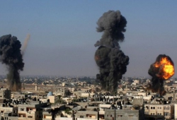 Израиль бомбит ХАМАС в секторе Газа