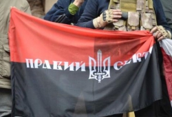 В Мукачево активистов из «Правого сектора» окружили силовики