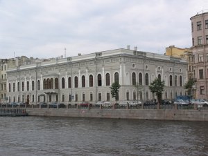 Шуваловский дворец (наб. р. Фонтанка н. 21)